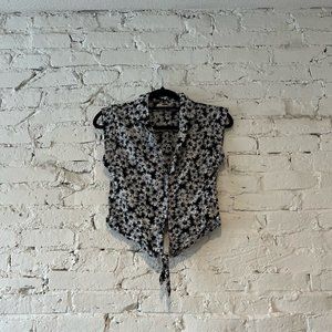 Black and White Floral, Cropped Blouse | Size 6